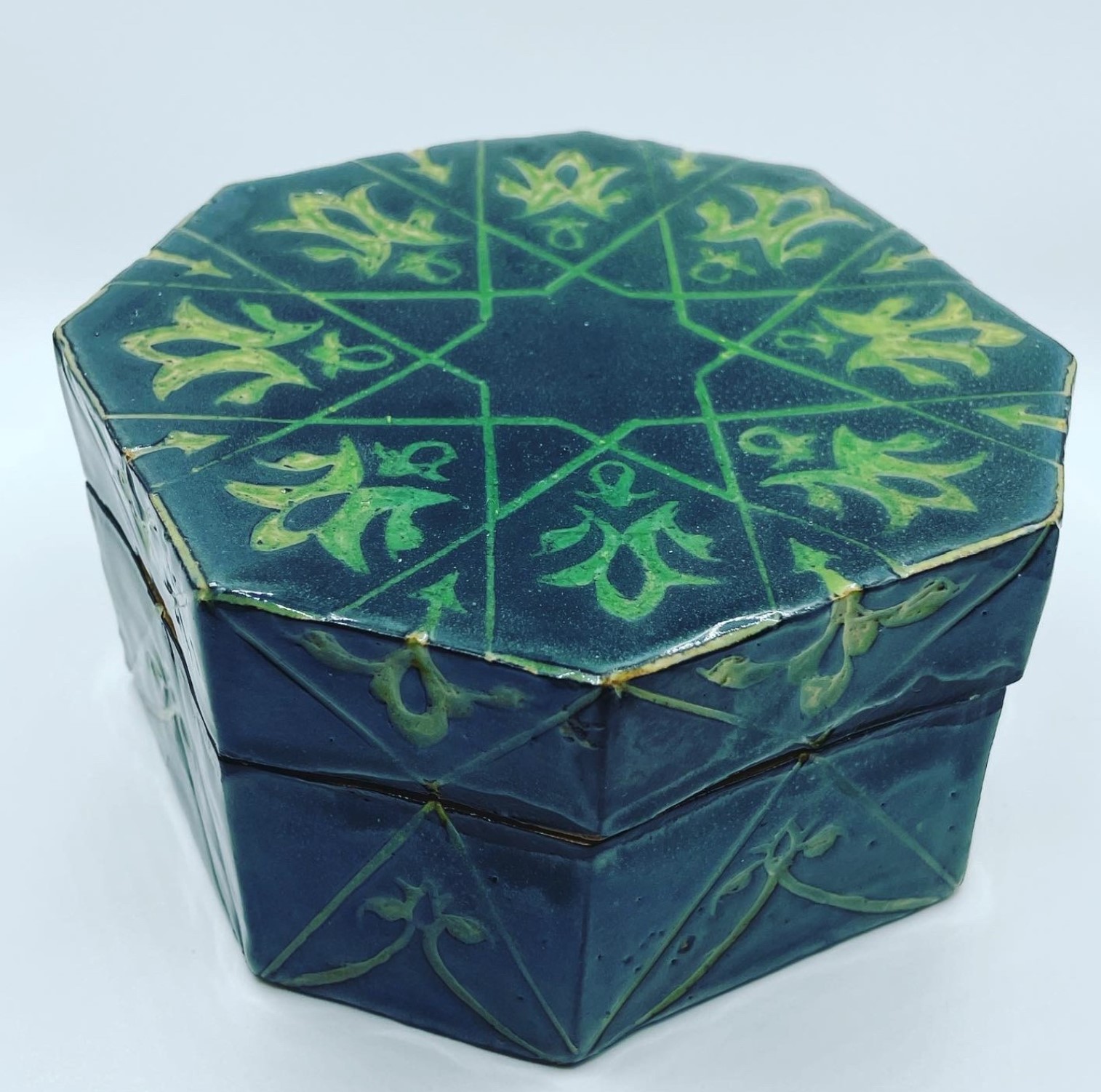 octagonal blue green islamic pattern ceramic box
